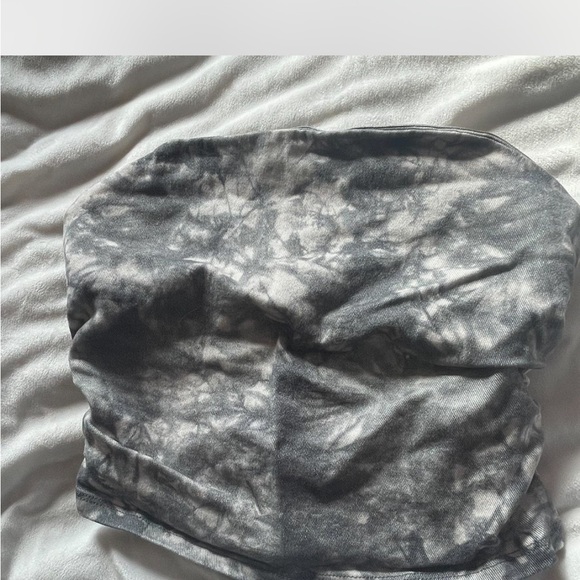 H&M Gray Tie-Dye Top - Picture 2 of 4